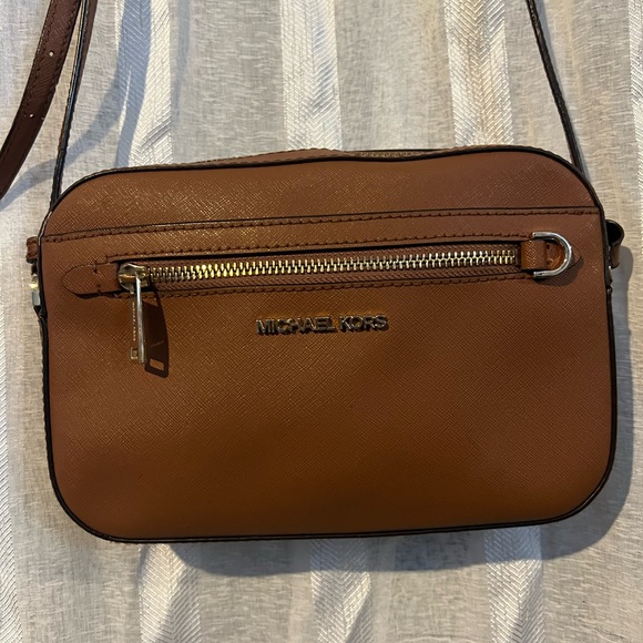 Handbags - Michael Kors crossbody